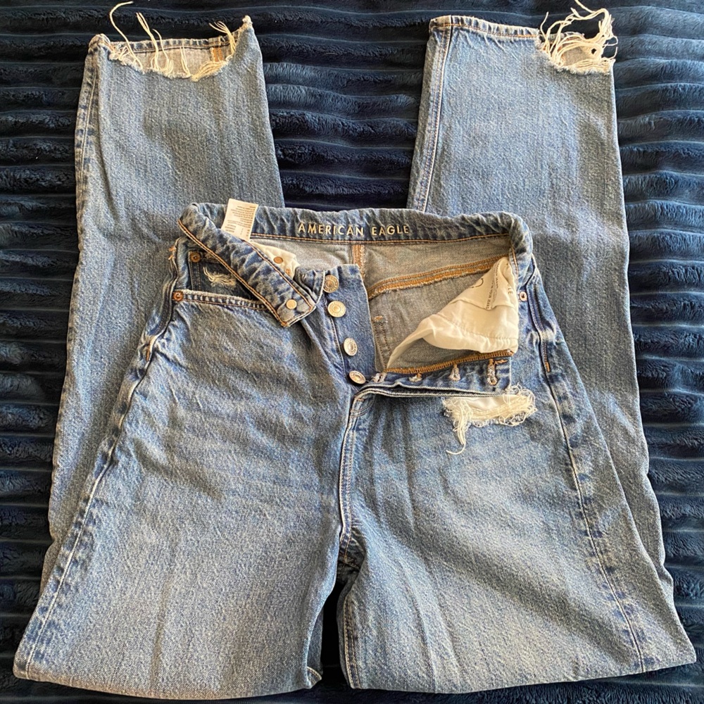 American Eagle Rolled Mom Jeans Size 2